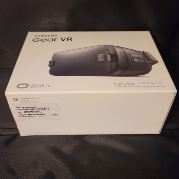 New Samsung Gear VR Oculus - Picture 2 of 3
